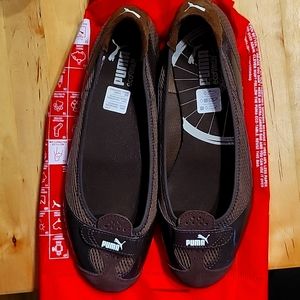 Puma Spot Lifestyle flats.